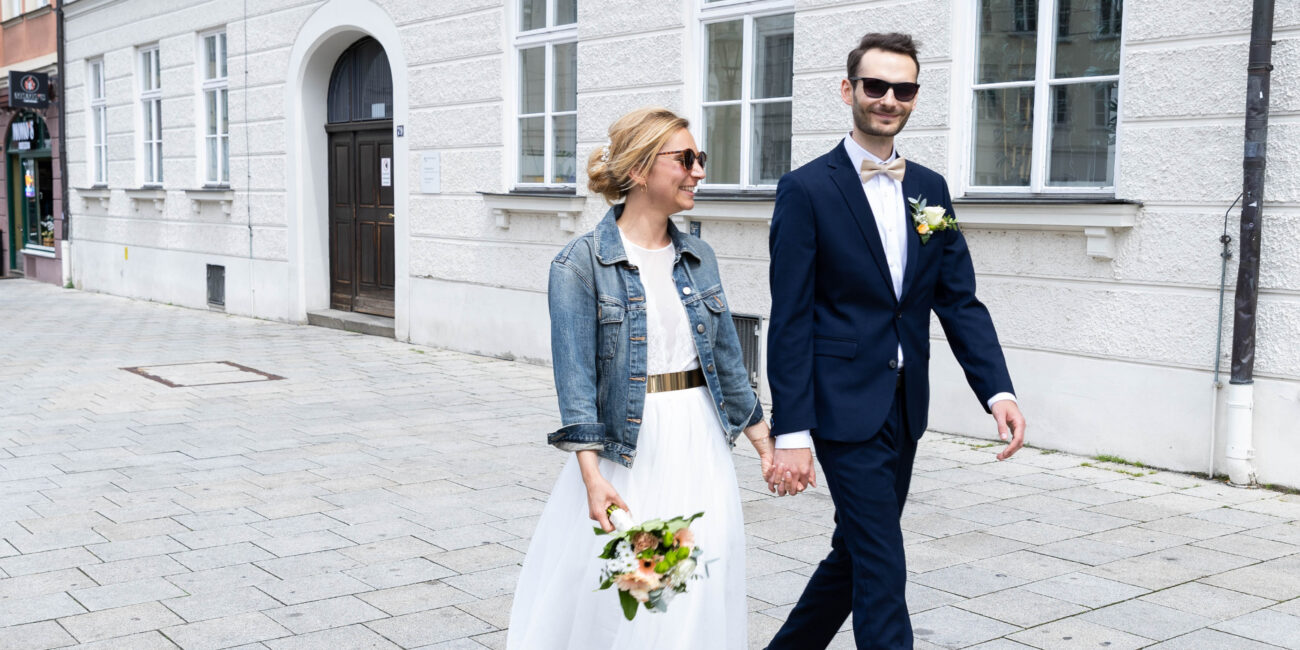 Hochzeitspaar in der Maxstraße in Augsburg