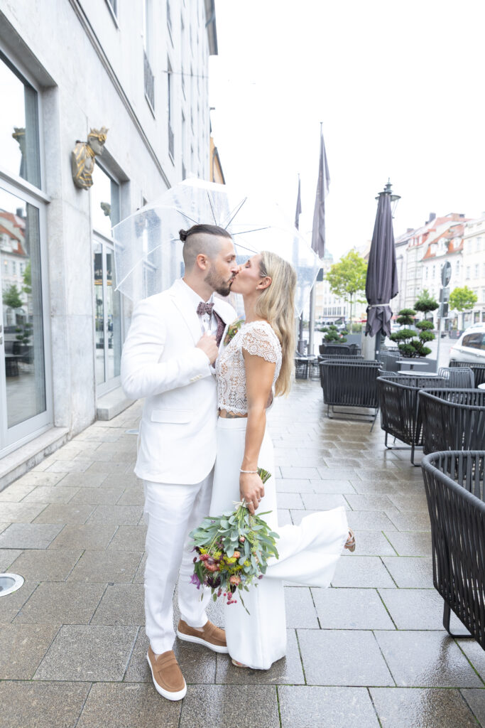 Brautpaar auf der Augsburger Maxstraße
